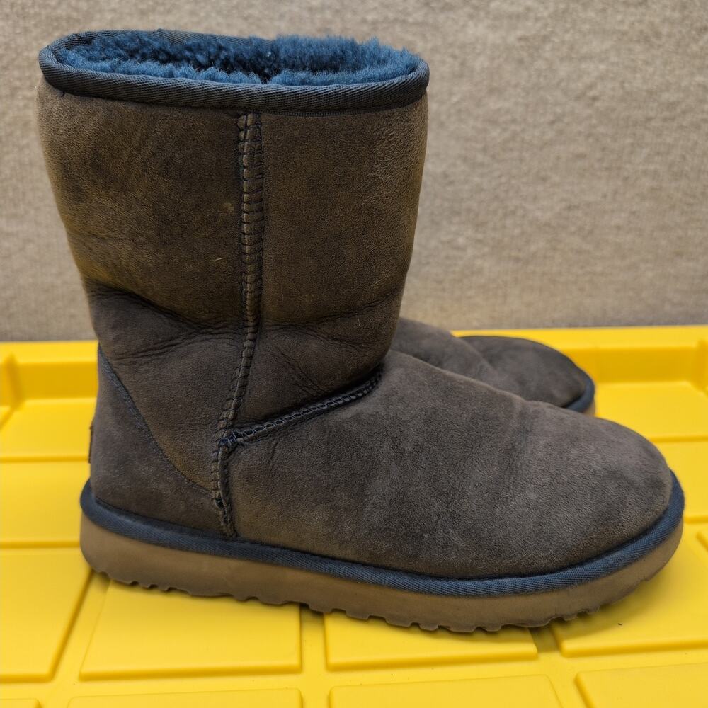 UGG Women's Classic Short II Navy Blue Suede Sheepskin Boots 1016223 Size 8